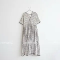 【Maison de soil】フラワーブロックプリント ギャザーワンピースのサムネイル