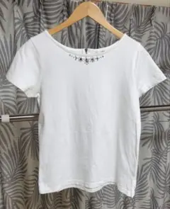 ビジュー付きクルーネック半袖Tシャツのサムネイル
