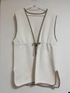ホワイト キルティング ノースリーブベスト