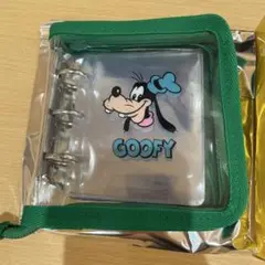 グーフィー　ディズニーストア　シークレットカードバインダー
