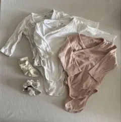 H&M ベビー ボディスーツと靴下セット　長袖ロンパース