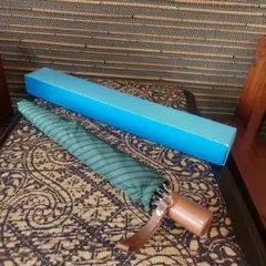 折り畳み傘⭐新品未使用⭐箱入り⭐ストライプグリーン×黄土色？⭐品の有る傘