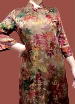 全品半額セール中 未使用 シルク チャイナ風 ワンピース 紅葉 光沢 特別