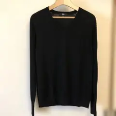ユニクロ 薄手 Vネックニット トップス ブラック