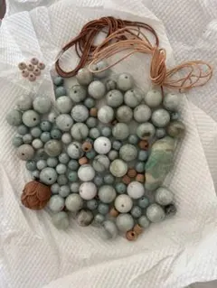kazu様専用・糸魚川翡翠・丸玉いっぱい屋久杉ビーズ等も色々セットで