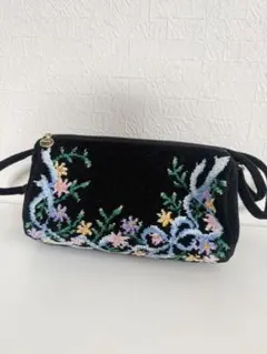 【美品】FEILER 花柄刺繍 樽型　ショルダーバッグ 黒