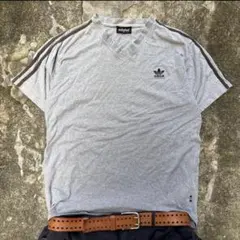 old adidas tシャツ y2k グレーのサムネイル