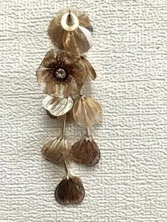 結婚式　ブライダル　ゴールド　ヘッドドレス　フラワーリーフ　花ロングピアス