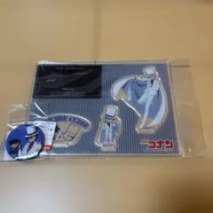 しまむら　名探偵コナン　アクリルスタンド　缶バッジ