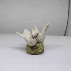 2羽の 鳥の置物 　A
