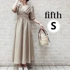 fifth 半袖ウエストギャザーワンピース　ベージュ