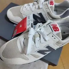 ニューバランス　レディーススニーカー　373　オフホワイト
