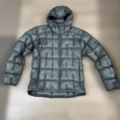 モンベル プラズマ1000 アルパインダウンパーカ ライトグレー