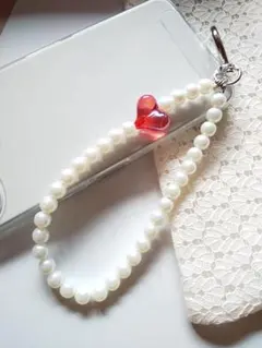 No.3 / スマホ ハンドストラップ / ホワイトパール ハート