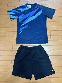 MIZUNO テニスウェア 上下セット Mサイズのサムネイル