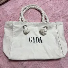 GYDA ホワイト トートバッグのサムネイル