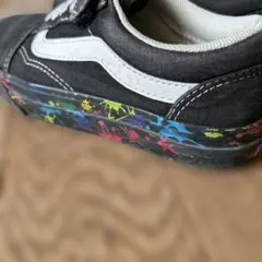 VANS キッズ スニーカー 18㎝　ブラック ペイント柄のサムネイル