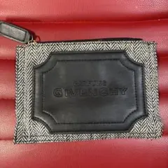 GIVENCHY ジバンシー　フラットポーチ