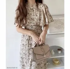 【mily bilet】ワンピース 花柄 フレア袖　ブラウン