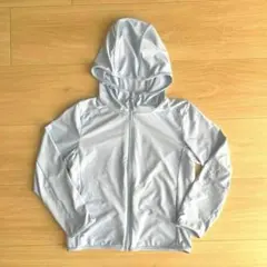 ユニクロ　UVカット フルジップパーカー 120cm ライトブルー