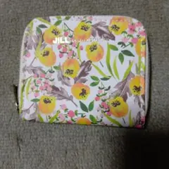 新品‼️JILL by JILLSTUART 花柄 二つ折り財布のサムネイル