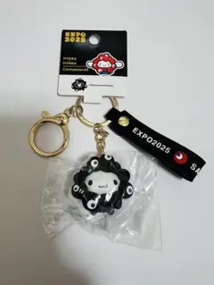 サンリオ　ミャクミャクなりきり立体マスコット　黒　シナモロール