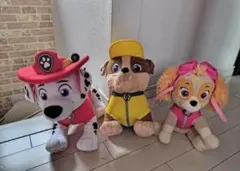 パウ・パトロールのマーシャルやスカイ、ラブルのぬいぐるみセット。