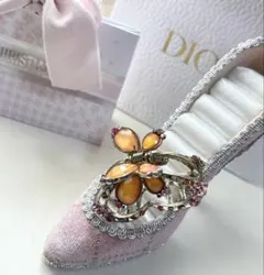 半額以下！上品大人可愛い ヘアアクセサリー　＊蝶々モチーフ＊クリップ　ゴールド