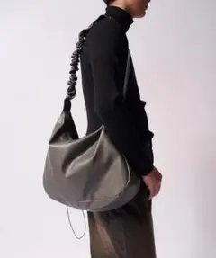 【Neucon】シンセティックレザーシャーリングショルダーバッグ