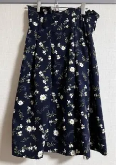 【アースミュージックエコロジー】ネイビー 花柄 フレアスカート