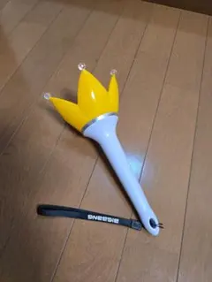 BIGBANG ペンライト 王冠型 - メルカリ