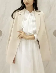 未使用美品 ダズリン ベルト付きテーラードジャケット オフホワイト　S タグ付き