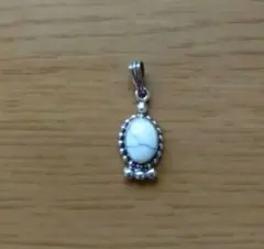 MALAIKA マライカ ホワイトバッファロー ペンダントトップ ナバホ族