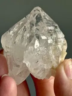 パキスタン産 カテドラルクォーツ ブラックトルマリンイン 67g 高透明