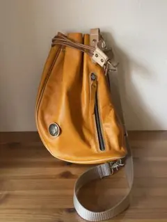 本革製　バイカーズボディバッグ　ヒップバッグ