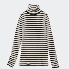 【ユニクロ】メリノリブタートルネックセーター　オフホワイト 白黒ボーダー