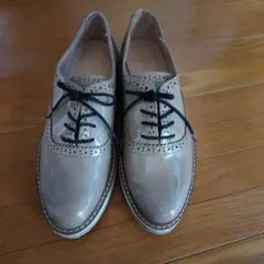 【ZARA】エナメルベージュ 厚底ローファーシューズ　38値下げ4/7