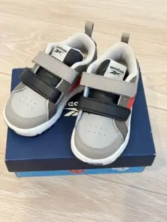 Reebok weebok ベビー スニーカー