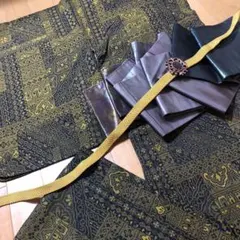 アンティーク　正絹小紋　墨黒にダークイエローのゴシック調マニッシュcool