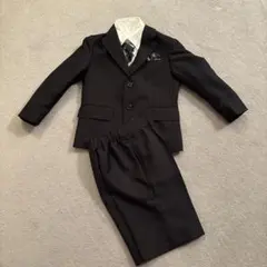 男児スーツ &ワイシャツ&ネクタイ&ポケットチーフ　110サイズ