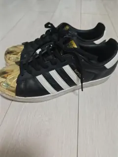 adidas SUPERSTAR メタルトゥ