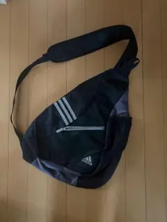 adidas アディダス ボディバッグ ショルダーバッグ ワンショルダー　00sのサムネイル