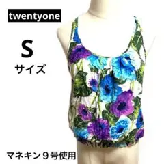 （トゥウェンティーワン）夏用タンクトップ　鮮やか　花柄　ノースリーブトップス