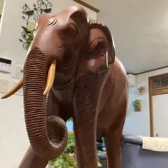 木彫りの象！