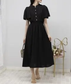 フレア半袖 ゴールドボタン ピンタック ロングワンピースのサムネイル