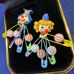 ヴィンテージ デザイン　アクセサリー　ピアス　ピエロ　レトロ　カラフル
