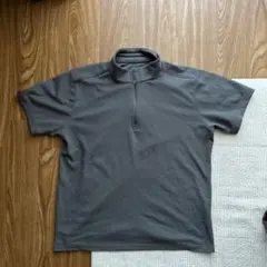 ユニクロのグレー系のシャツ（Lサイズ）