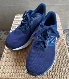 【美品】ニューバランス　ネイビースニーカー　27cm 室内での着用のみ