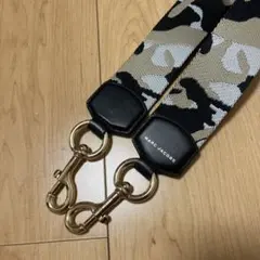 新品未使用　MARC JACOBS ショルダーストラップ カモフラージュ柄のサムネイル