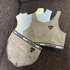 ジュニアスポーツブラ3点　140 新品未使用